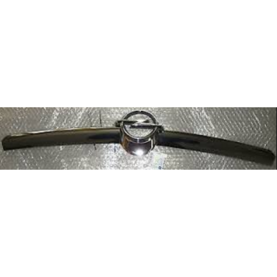 Ornament cromat cu emblema Opel Corsa - OE OE 1400711 Ornament cromat cu emblema Opel Corsa - OE OE 1400711